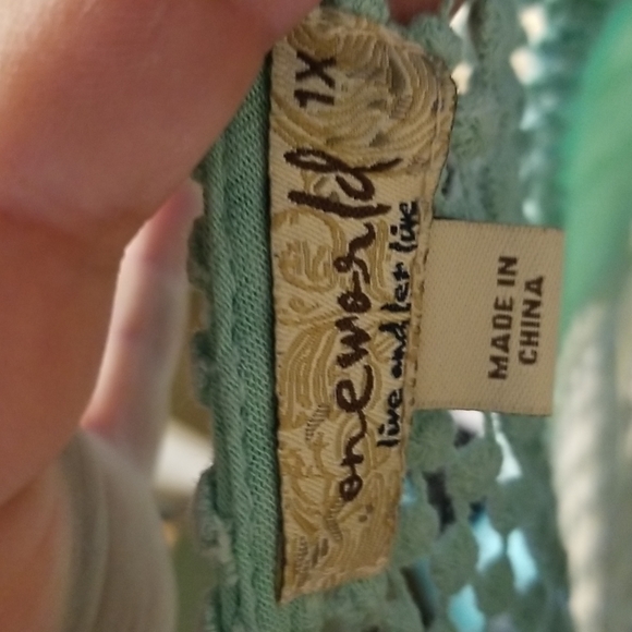 Super cute top - one world  size 1x - Picture 4 of 4